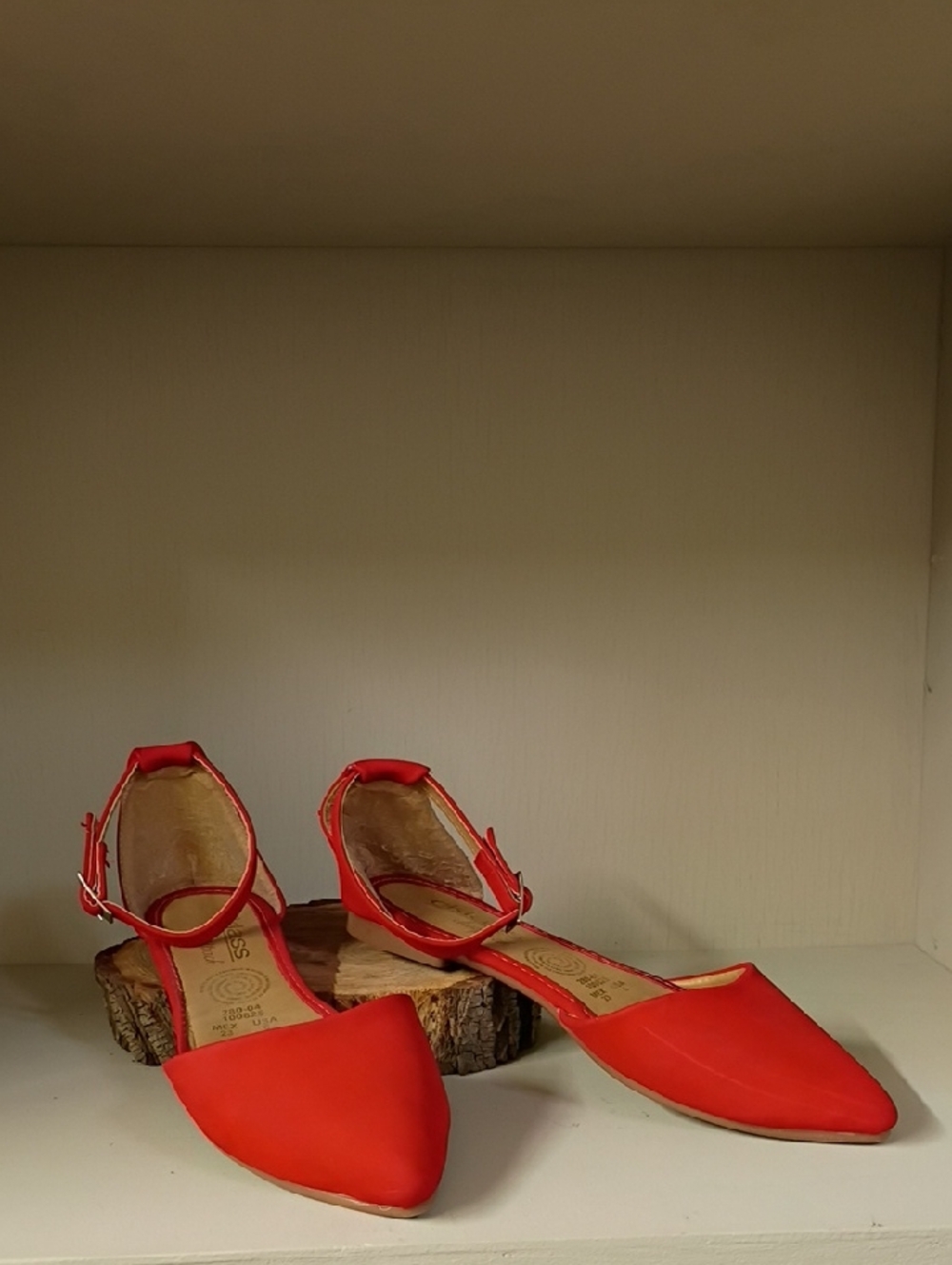 CKLASS Red Women's Pointed Toe Ankle Strap Flats Size 6'